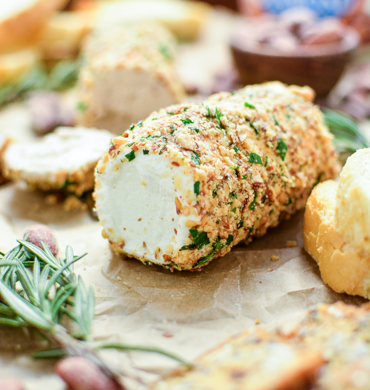 Almond and Herb Crusted Goat Cheese: the perfect snack to serve at your next gameday party!