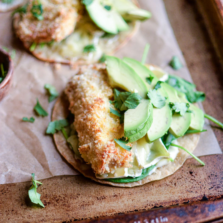 From salsa to salad and from omelets to pastries, here are 16 recipes made with avocados! Add them to your menu plans ASAP!