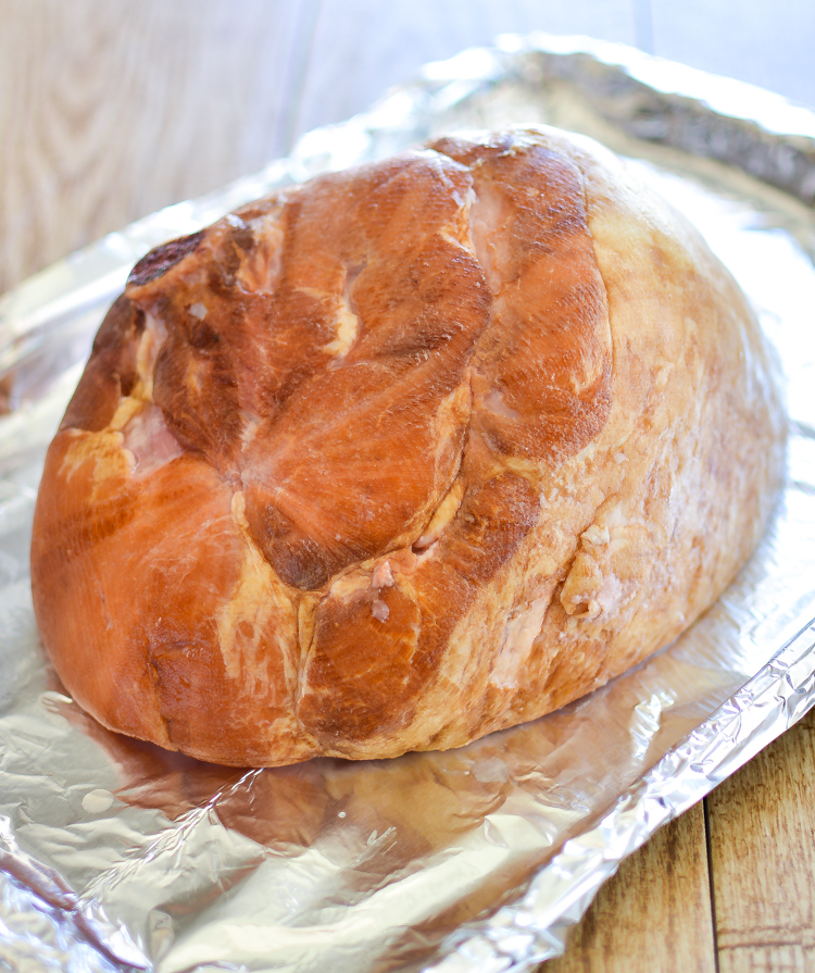 Brown Sugar Beer Glazed Ham is a must-have for Easter this year! | www.cookingandbeer.com