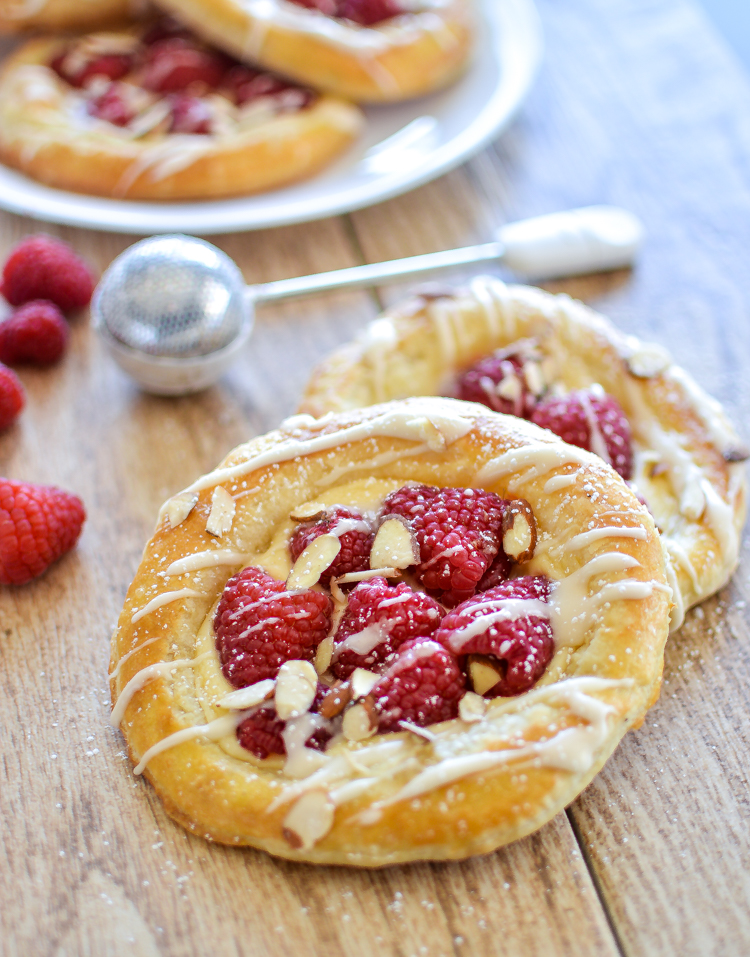 Raspberries and Cream Danish with Vanilla Glaze is the perfect sweet treat for Easter brunch! | www.cookingandbeer.com