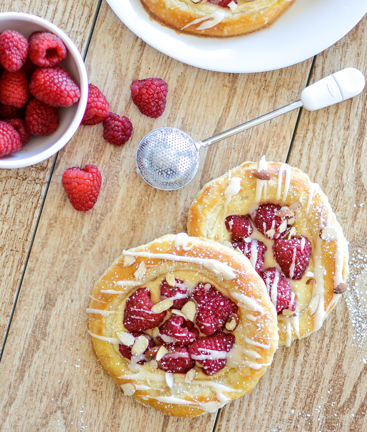 Raspberries and Cream Danish with Vanilla Glaze is the perfect sweet treat for Easter brunch! | www.cookingandbeer.com