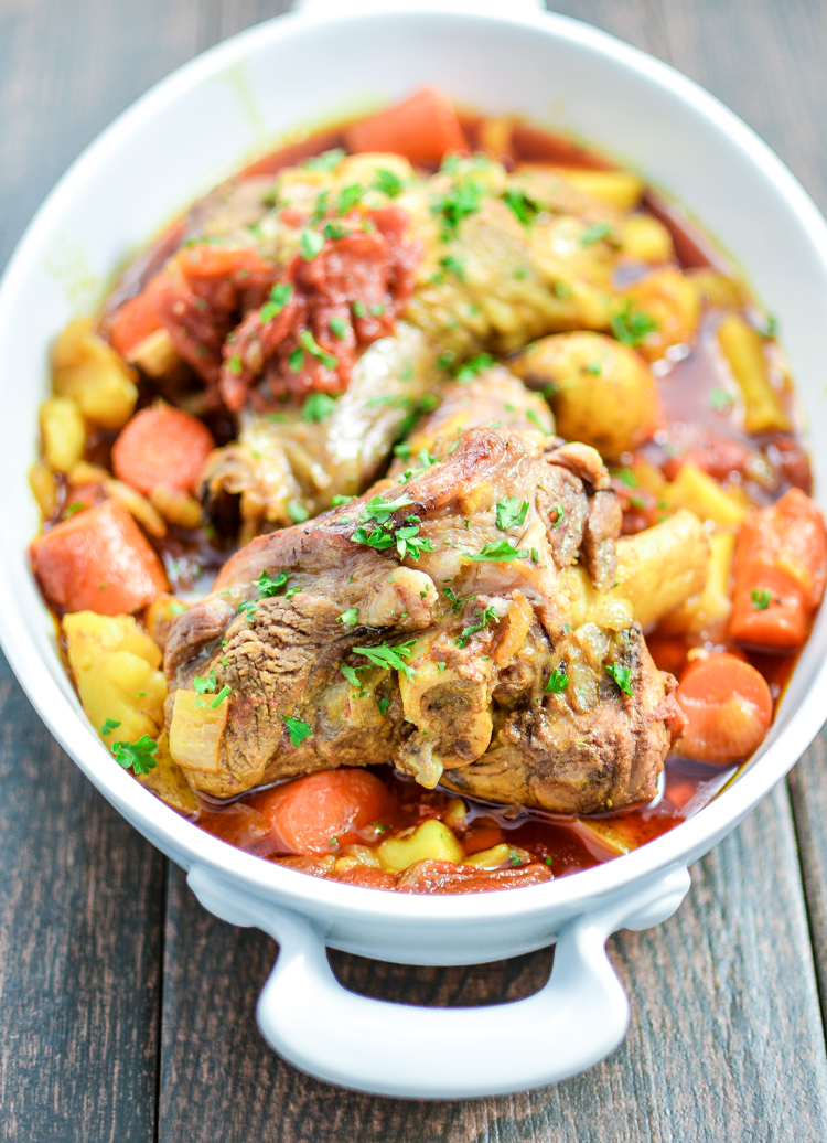 (Easter) Braised Lamb Shanks with Carrots and Potatoes perfect for Sunday dinner or brunch! | www.cookingandbeer.com