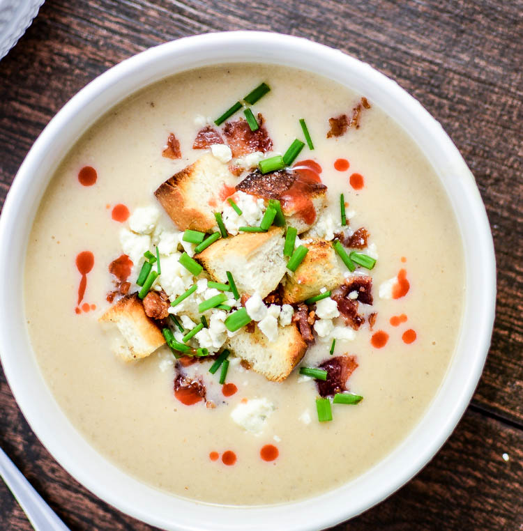Buffalo Chicken Beer Cheese soup is perfect for lunch or dinner! | www.cookingandbeer.com