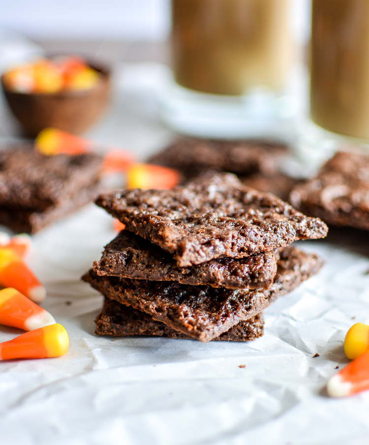 Butterbeer Brownie Brittle recipe is chocolatey, decadent and crispy. It's the perfect snack to serve at your Halloween parties!