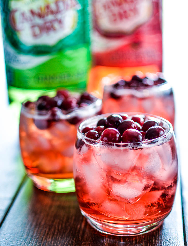 Cinnamon and Cranberry Bourbon Spritzers | www.cookingandbeer.com | #cocktails #newyearseve #cbias #MingleNMix #shop
