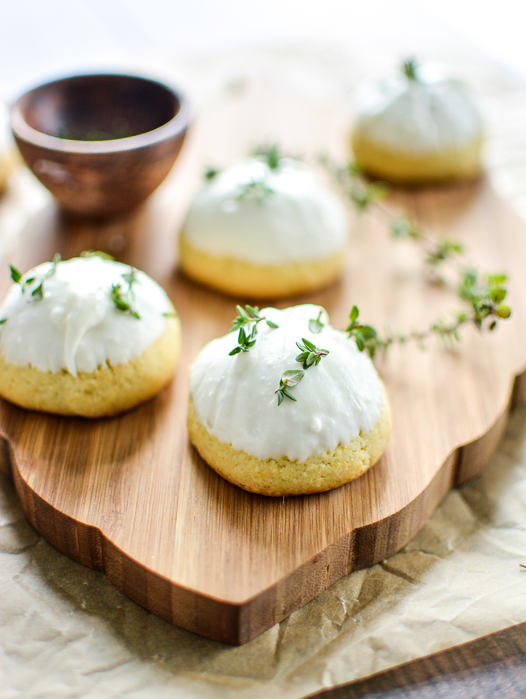 Cornmeal Olive Oil Cookies with Lemon and Thyme: a summery and simple, yet delicious moist and flavorful cookie! | www.cookingandbeer.com