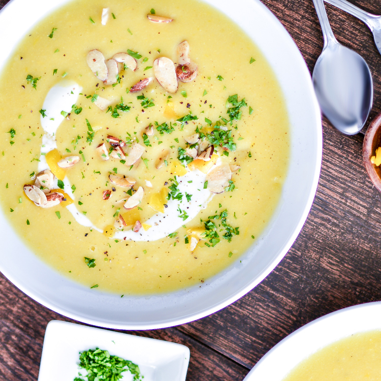 From spring pea soup to curried chicken skewers and from zucchini quiche to Mexican corn pasta, here are 12 early spring dinner recipes!