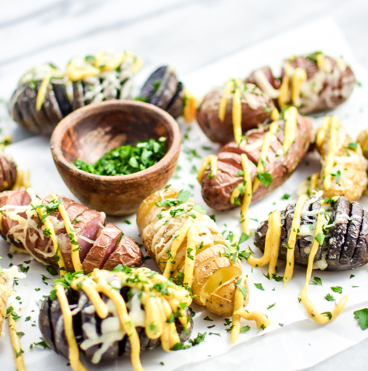 Baby Fingerling Hasselback Potatoes with Curry Aioli recipe is the perfect side dish or appetizer! | www.cookingandbeer.com