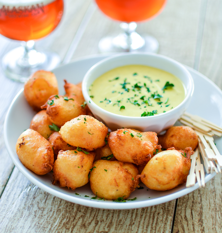 Manchego Cheese Fritters with Honey Mustard Ranch are the perfect appetizer recipe for any party occasion! | www.cookingandbeer.com
