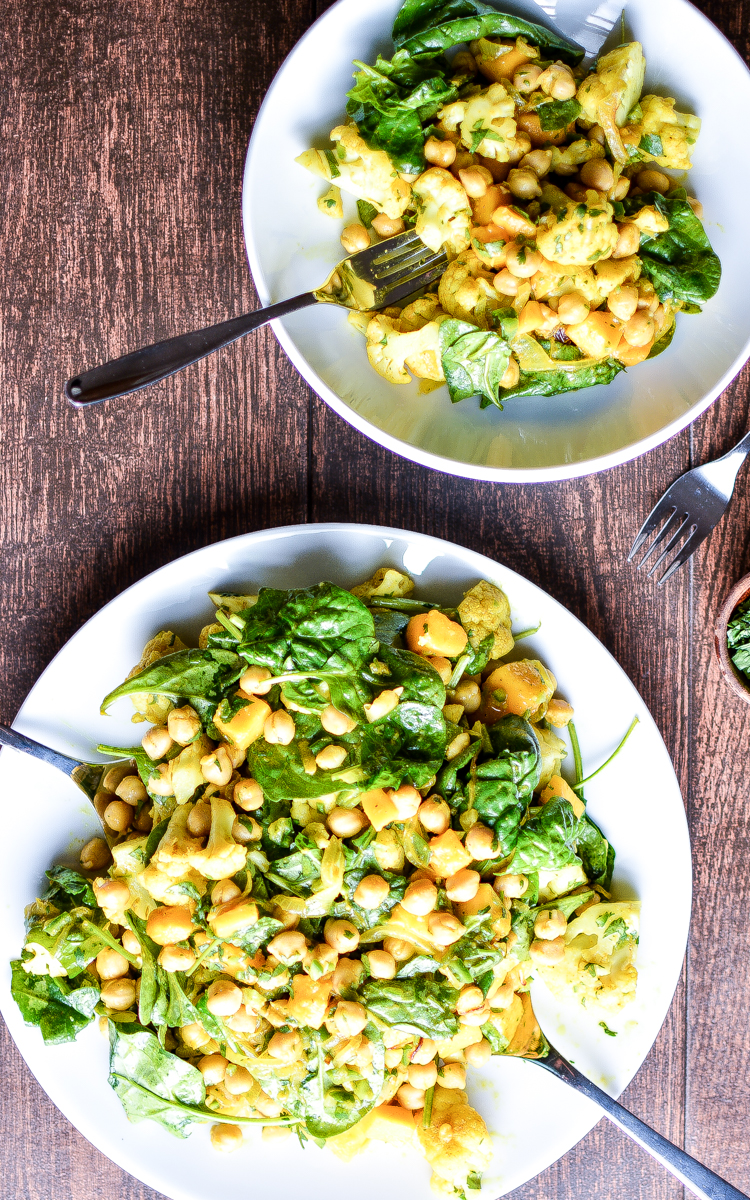 Chickpea, Mango and Curried Cauliflower Salad: a refreshing and delicious appetizer or dinner recipe! | www.cookingandbeer.com