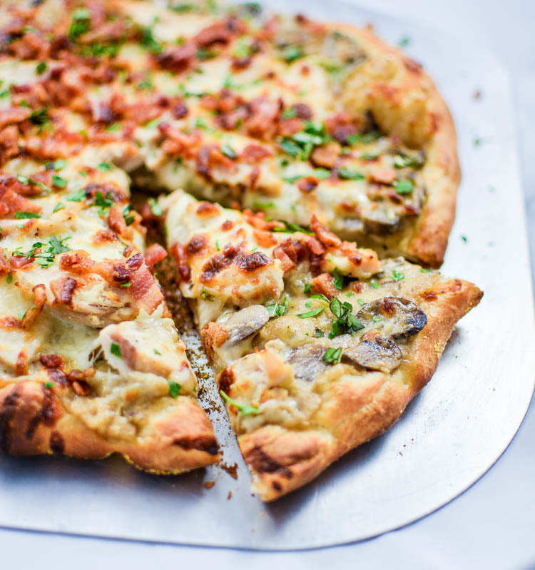 Creamy Mushroom and Chicken Pizza with Bacon and Basil | www.cookingandbeer.com