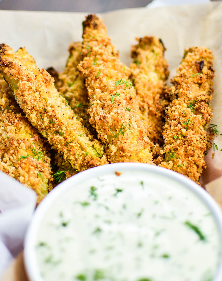 Oven-Fried Pickles with Homemade Dill Buttermilk Ranch | www.cookingandbeer.com