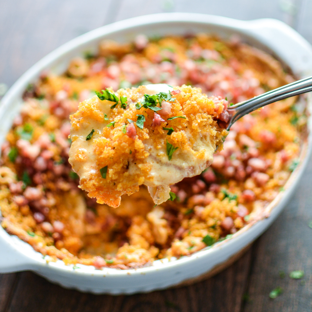 From biscuits and cornbread to sweet potatoes and green bean casserole, here are 23 Thanksgiving side dish recipes to make your holiday memorable!!