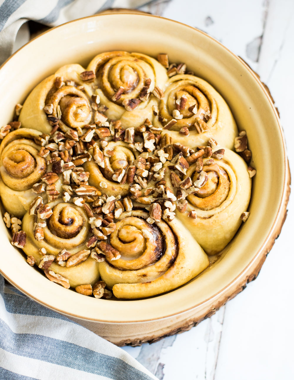 Cinnamon rolls were never so easy to make! These vegan cinnamon rolls only require a handful of ingredients and super simple instructions. Make them soon!
