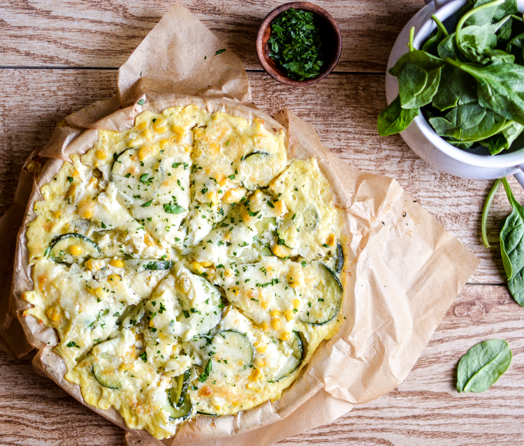 Crustless Corn and Zucchini Quiche: a quick and simple weeknight dinner or Sunday brunch recipe!| www.cookingandbeer.com